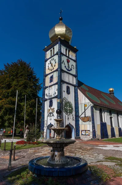 Baernbach, Austria - 23.09.2017: Kościół zaprojektowany przez słynnego — Zdjęcie stockowe