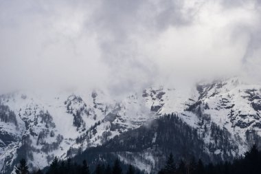 Dramatik kış manzarası hemen önce bir kar fırtınası