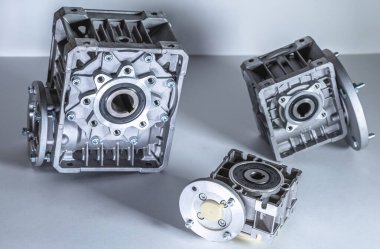Şişeleme hattı için solucan dişlisi motoru, endüstriyel ekipman.