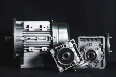 Solucan motoru, elektrik motorları ve şişeleme hatları için ekipman, fabrikalar için endüstriyel ekipman gıda endüstrisi.