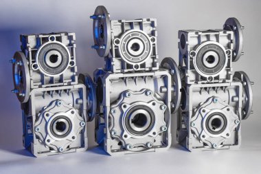 Solucan motoru, elektrik motorları, şişeleme hatları için indüksiyon motoru ve ekipman fabrikalar için endüstriyel ekipman. Gıda endüstrisi