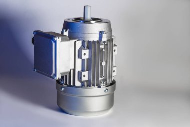 Solucan motoru, elektrik motorları, şişeleme hatları için indüksiyon motoru ve ekipman fabrikalar için endüstriyel ekipman. Gıda endüstrisi
