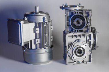 Solucan motoru, elektrik motorları, şişeleme hatları için indüksiyon motoru ve ekipman fabrikalar için endüstriyel ekipman. Gıda endüstrisi
