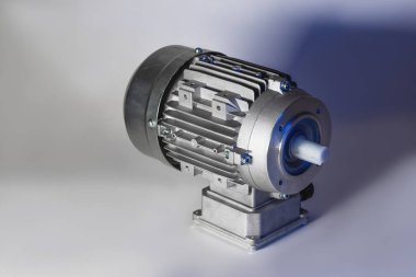 Solucan motoru, elektrik motorları, şişeleme hatları için indüksiyon motoru ve ekipman fabrikalar için endüstriyel ekipman. Gıda endüstrisi