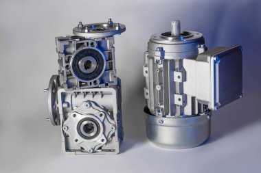 Solucan motoru, elektrik motorları, şişeleme hatları için indüksiyon motoru ve ekipman fabrikalar için endüstriyel ekipman. Gıda endüstrisi