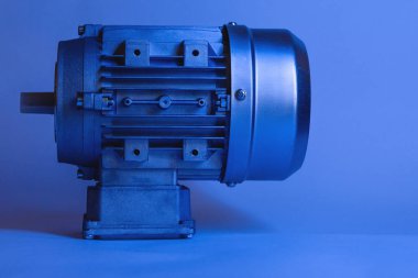 Solucan motoru, elektrik motorları, şişeleme hatları için indüksiyon motoru ve ekipman fabrikalar için endüstriyel ekipman. Gıda endüstrisi