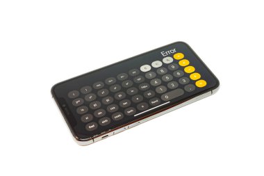 Moskova / Rusya - 19 Ocak 2020: Siyah iPhone 11 Pro beyaz arka planda yer almaktadır. Ekranda uygulama hesap makinesi ve yazma hatası