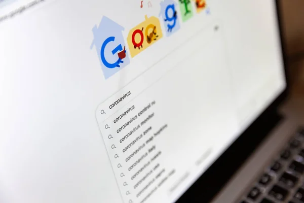 Moskau Russland April 2020 Auf Der Suche Nach Google Auf — Stockfoto