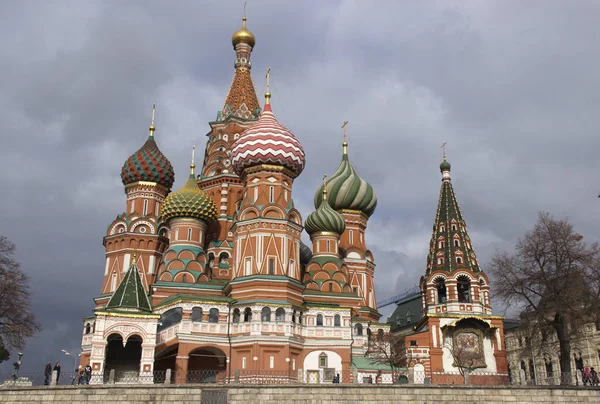 Russland, Moskau, Oktober 2019: Roter Platz, Blick auf die Basilius-Kathedrale — Stockfoto