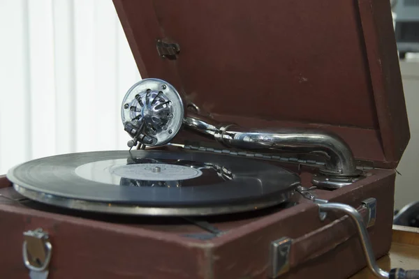 Old record player gramophone needle on record closeup. — Stock Photo, Image