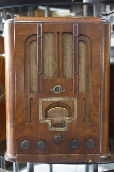 고대 라디오나 오래 된 라디오 — 스톡 사진