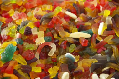 Renkli şeker ve marmelat bir sürü