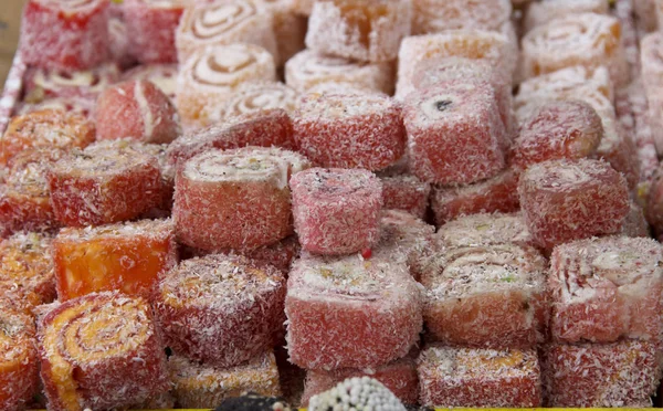 伝統的なトルコの喜びを連想させる。伝統的なお菓子にラハット・ルクム — ストック写真