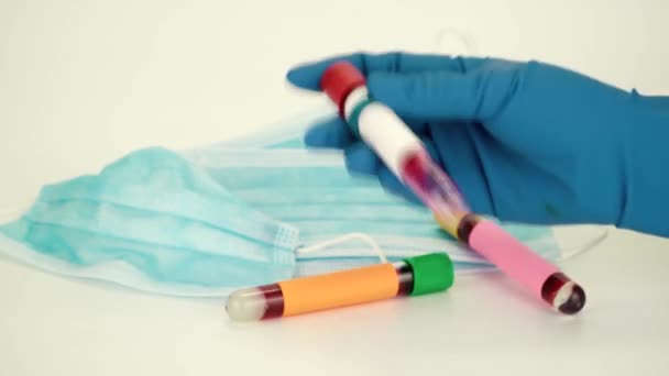Hand Holding Blood Sample Vacuum Tube Positive Test Result Rapidly — ストック動画