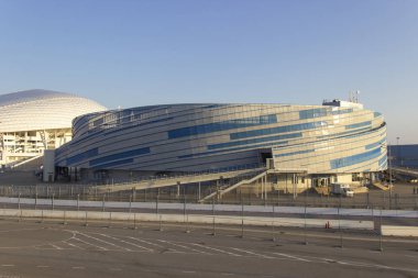 Rusya, Soçi, Ekim 2019: Olimpiyat Parkı (köy) 2014 Kış Olimpiyatları 'nın ana mekanlarından biridir. Buz Arenası Shaiba Çocuk Spor ve Eğlence Merkezi