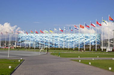 Rusya, Soçi, Ekim 2019: Park (köy) 2014 Kış Olimpiyatları 'nın ana mekanlarından biri. Buzdağı kış sporları sarayı, buz arenası, artistik patinaj ve kısa yol için antrenman pisti.