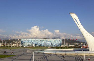 Rusya, Soçi, Ekim 2019: Park (köy) 2014 Kış Olimpiyatları 'nın ana mekanlarından biri. Buzdağı kış sporları sarayı, buz arenası, artistik patinaj ve kısa yol için antrenman pisti.