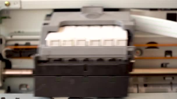 Beweging Van Printkop Van Een Inkjetprinter — Stockvideo