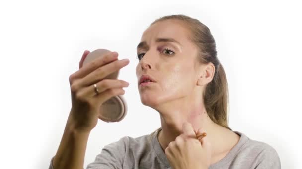 Girl on a white background with bruises — Stock Video