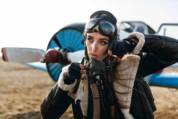 Ragazza a immagine di un pilota — Foto Stock