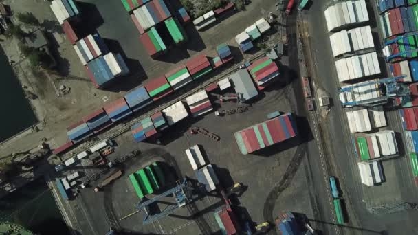 Cargo dans le port — Video