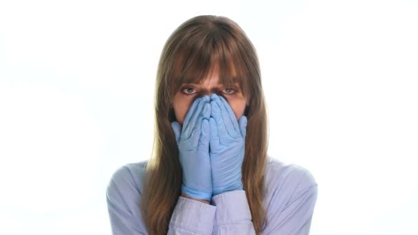 Masked girl on a white background — Stock Video