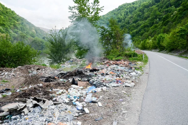 Basura Fuego Basura Los Bosques Cercanos Río — Foto de Stock