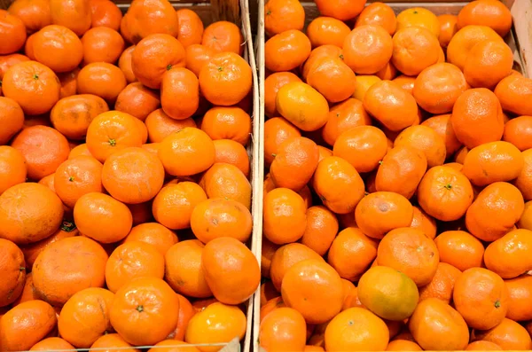 Frutas Tropicais Frescas Para Venda Loja Caixas Cheias Frutas Maduras — Fotografia de Stock