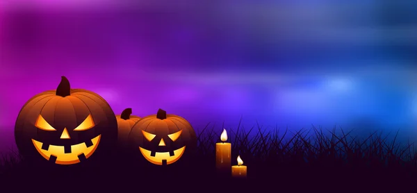 Abóboras de Halloween com velas em uma floresta assustadora à noite . — Vetor de Stock