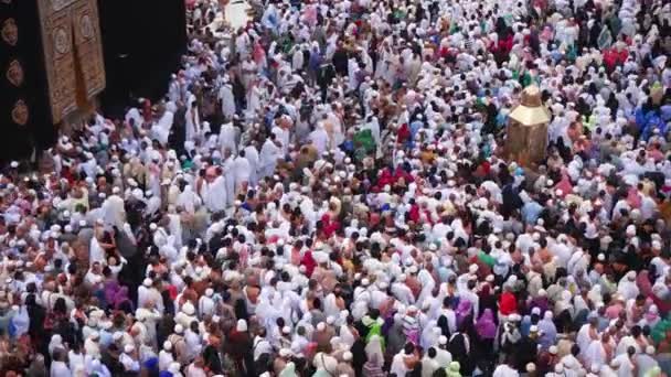 Statyczny Widok Góry Muzułmańskich Pielgrzymów Okrążają Lub Tawaf Kaabah Rund — Wideo stockowe