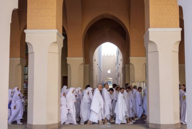 Medine, Suudi Arabistan - 2014 Çemberi: Beyaz Clo 'daki Müslüman hacılar