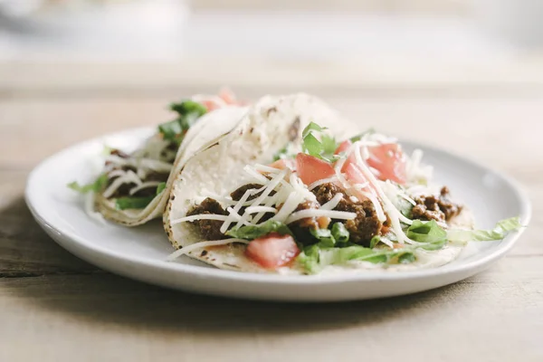 Suelo americano clásico carne Tacos suaves —  Fotos de Stock