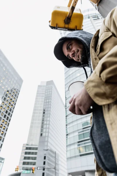 Deprimido Panhandler Gran Ciudad — Foto de Stock