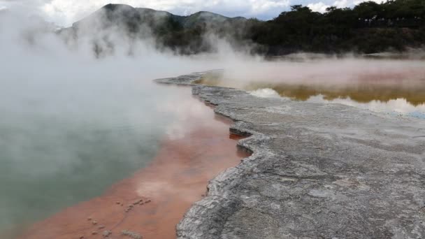 Crosta mineral da piscina de champanhe — Vídeo de Stock