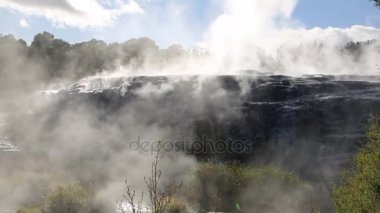 Dumanı tüten rock - Te Puia