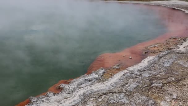 Water boiling in Champagne Pool — Stock Video