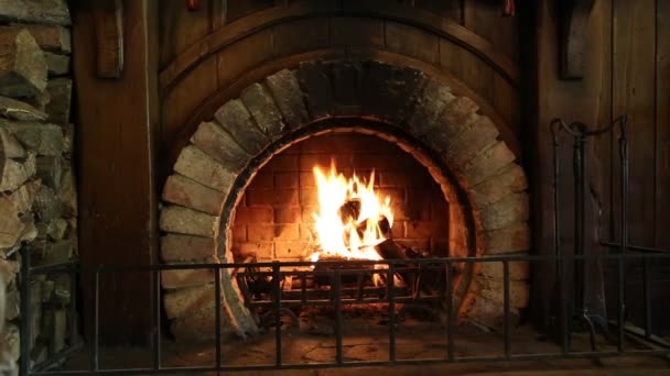 Sur la cheminée - scène idyllique 