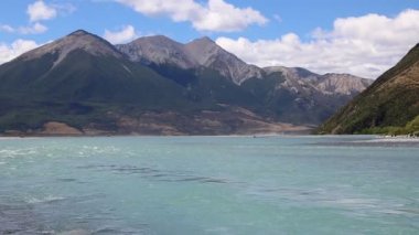 MT Binser ve Waimakariri Nehri