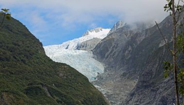 Işık ve gölge buzul üzerinde