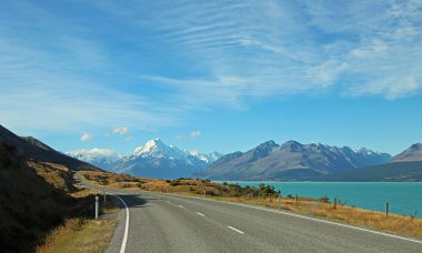 Güney Alpler'in üzerinde gökyüzü