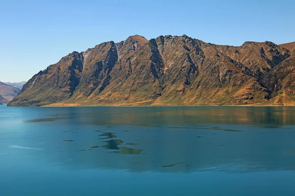 Hawea göl ve dağların — Stok fotoğraf