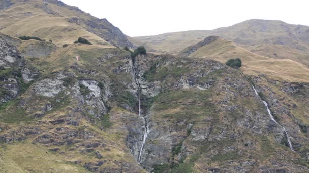 Parapente y cascadas — Vídeos de Stock