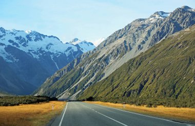 Güney Alpler'in yolda