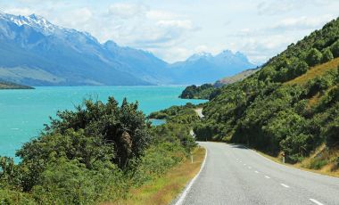 Yolda Wakatipu Gölü