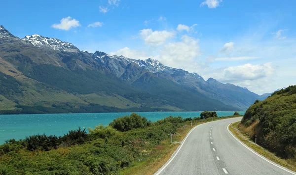 Thomson dağlar ve yol