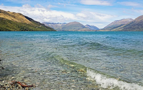 Vågor av Lake Wakatipu — Stockfoto