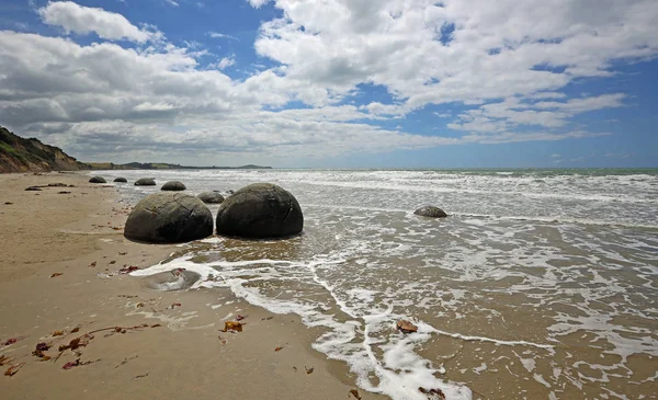 Moeraki Boulders sahilde