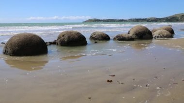 Koekohe Beach - Yeni Zelanda