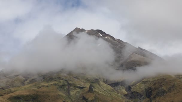 Nuvens Fluindo Sobre Taranaki Taranaki Egmont Nova Zelândia — Vídeo de Stock