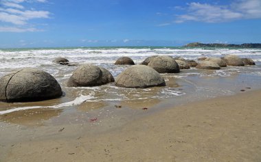 Koekohe Beach - Moeraki Boulders üzerinde Koekohe Beach, Yeni Zelanda manzara